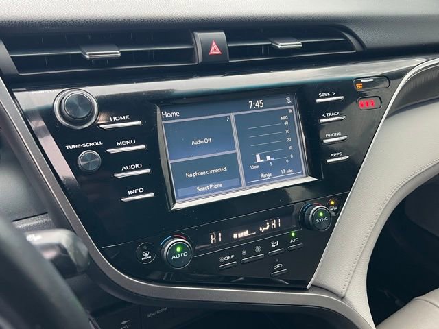 Used 2018 Toyota Camry XSE image 19