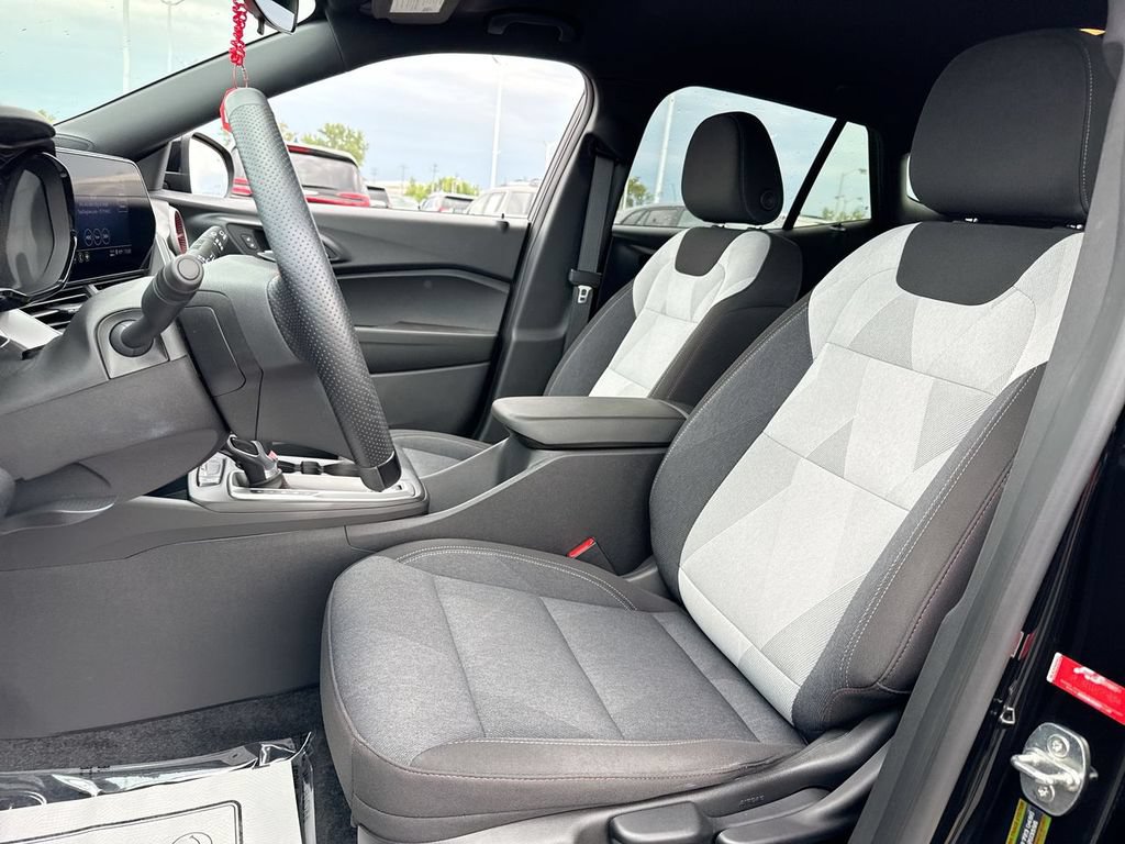 Used 2024 Chevrolet Trax RS w/ Driver Confidence Package FWD image 11