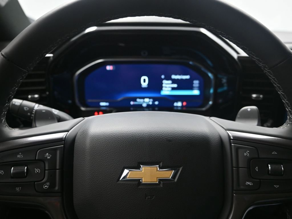 Used 2025 Chevrolet Silverado 1500 High Country w/ Technology Package AWD/4WD image 17