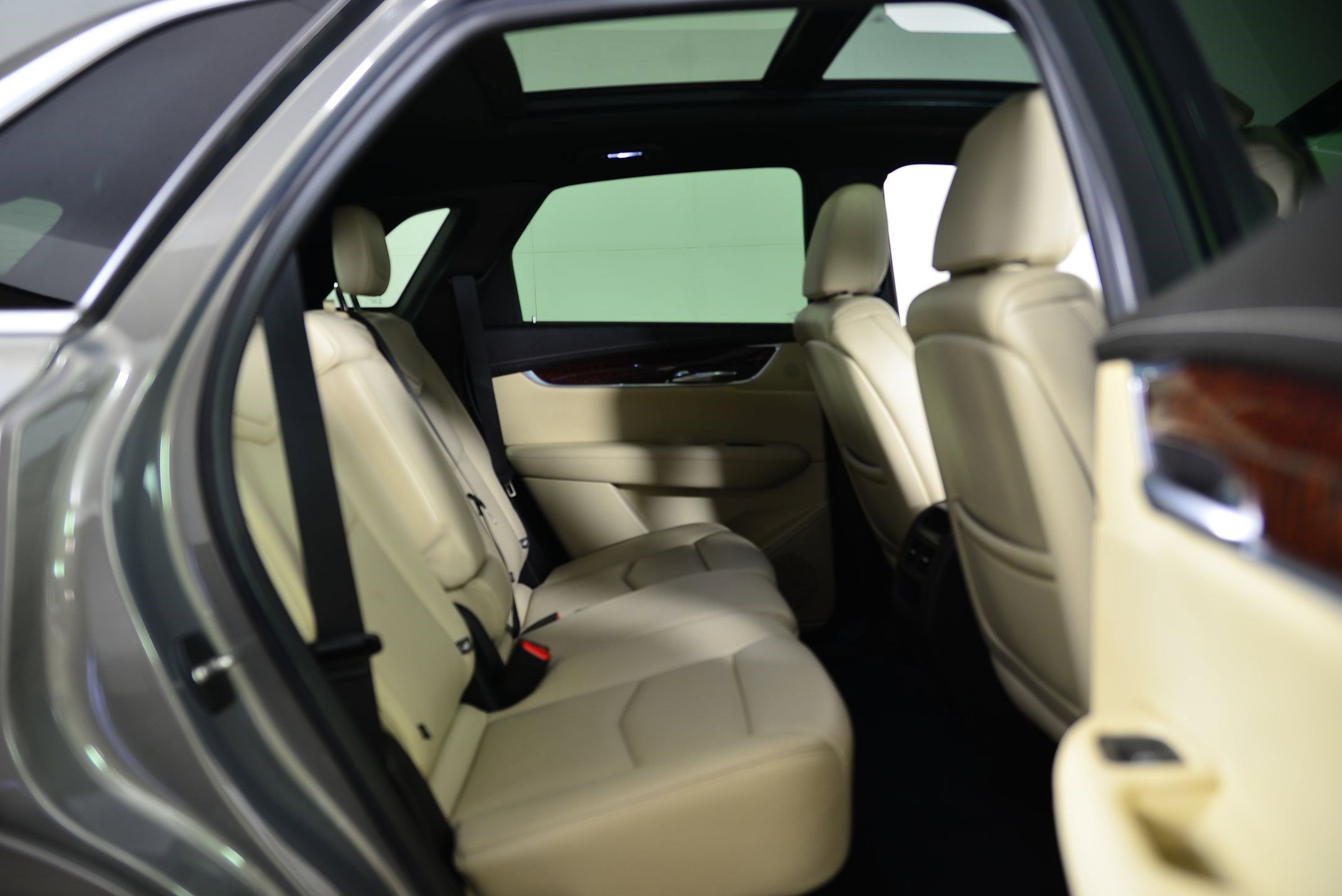 Used 2018 Cadillac XT5 Luxury w/ Driver Awareness Package image 21