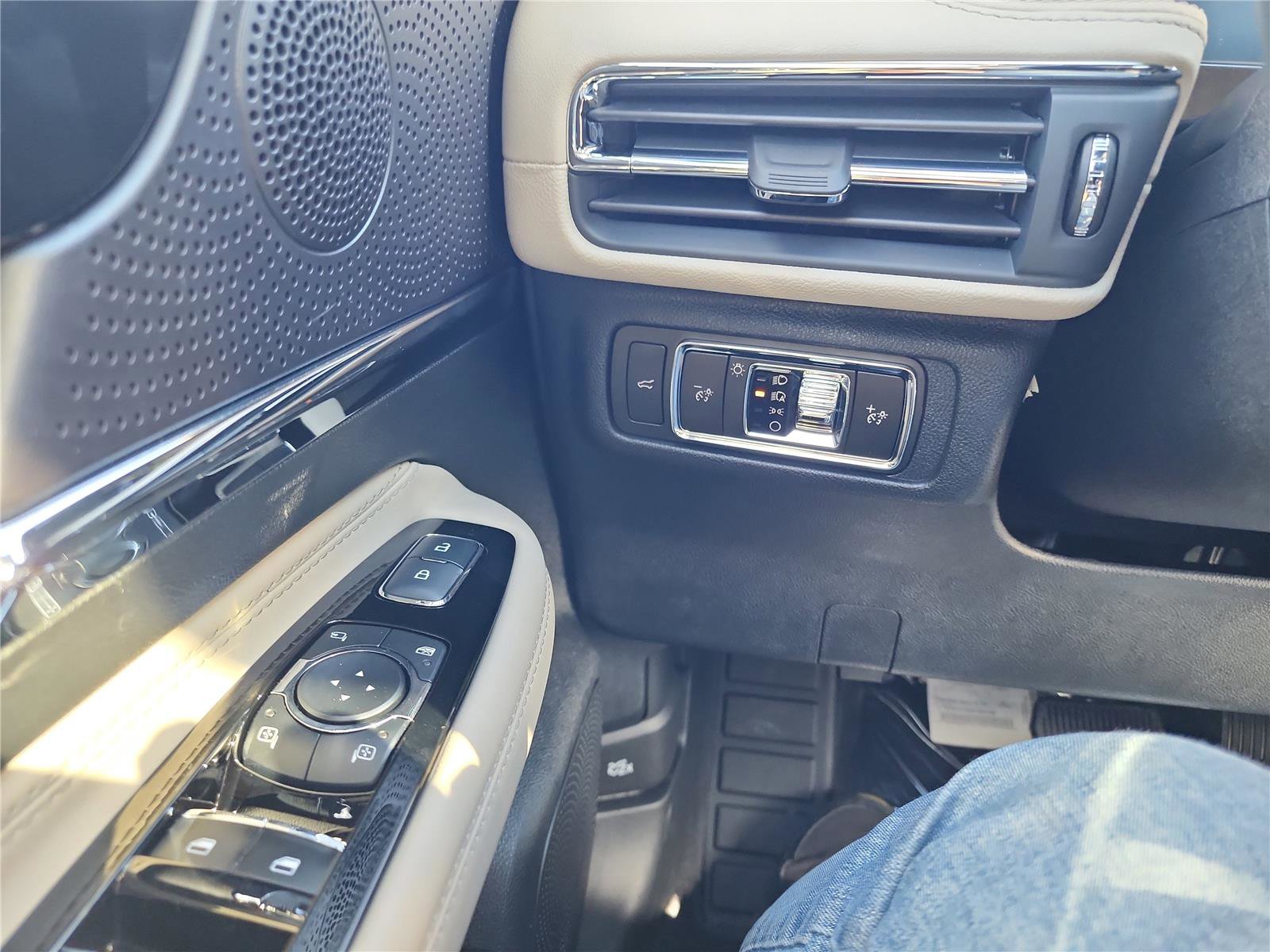 New 2026 Lincoln Corsair Reserve image 30