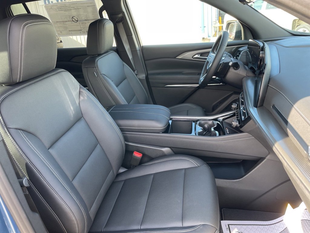 New 2026 Chevrolet Traverse LT w/ Midnight/Sport Edition image 17