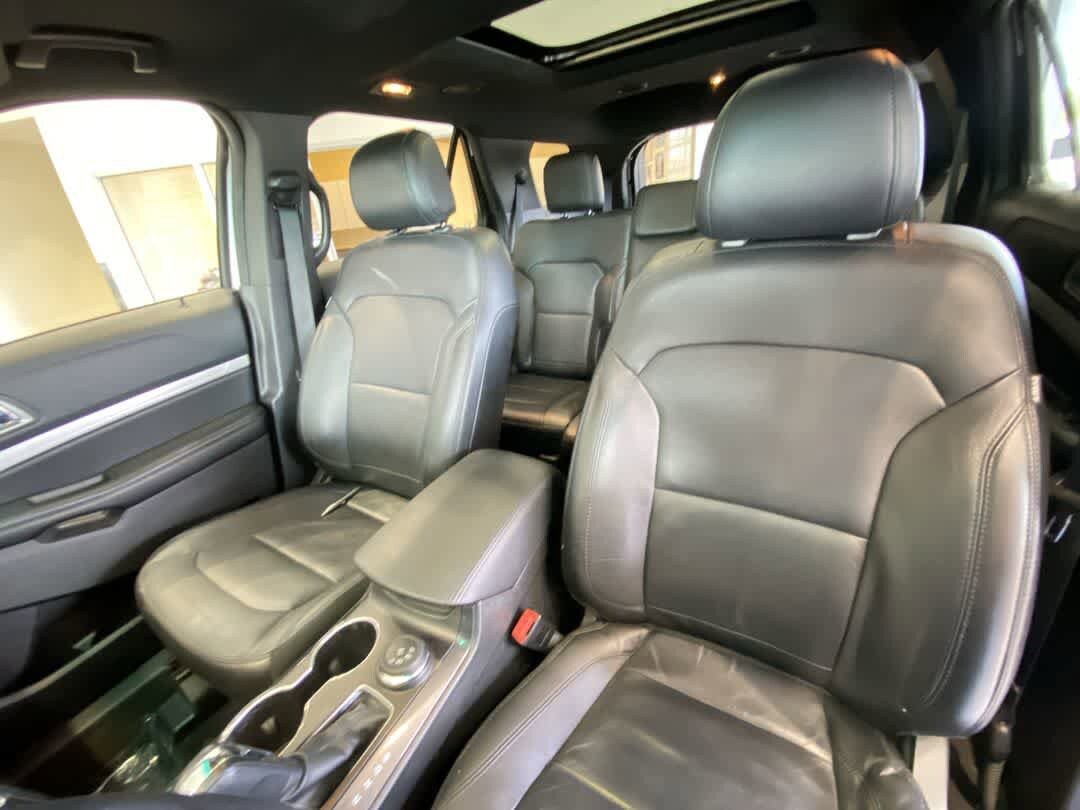Used 2016 Ford Explorer XLT w/ Equipment Group 202A image 14