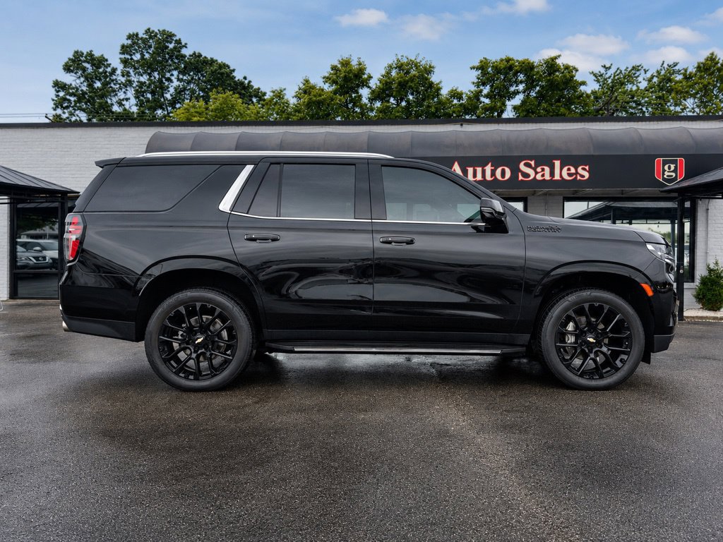 Used 2024 Chevrolet Tahoe High Country AWD/4WD image 3