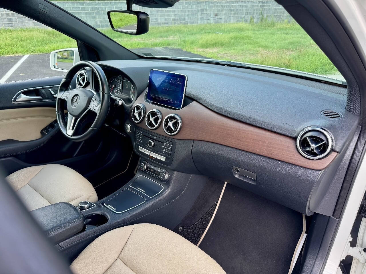 Used 2015 Mercedes-Benz B 250e image 14