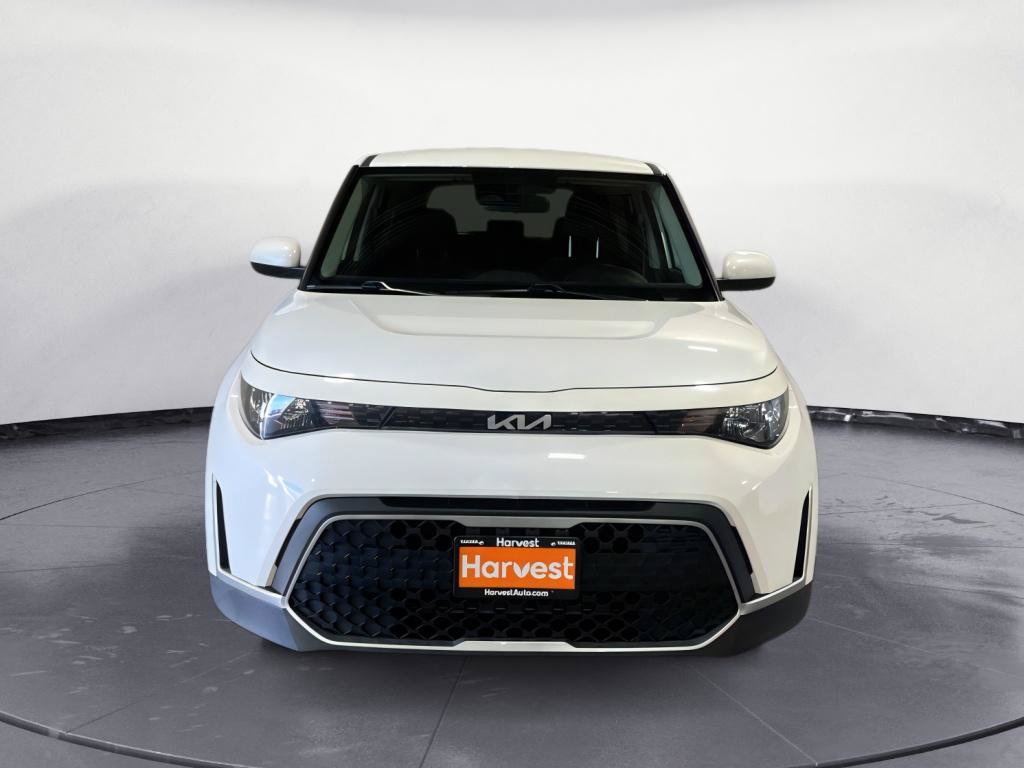 Used 2023 Kia Soul LX FWD image 2