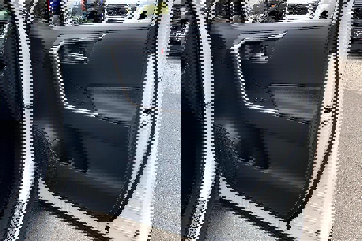 Used 2024 Toyota RAV4 XLE image 22