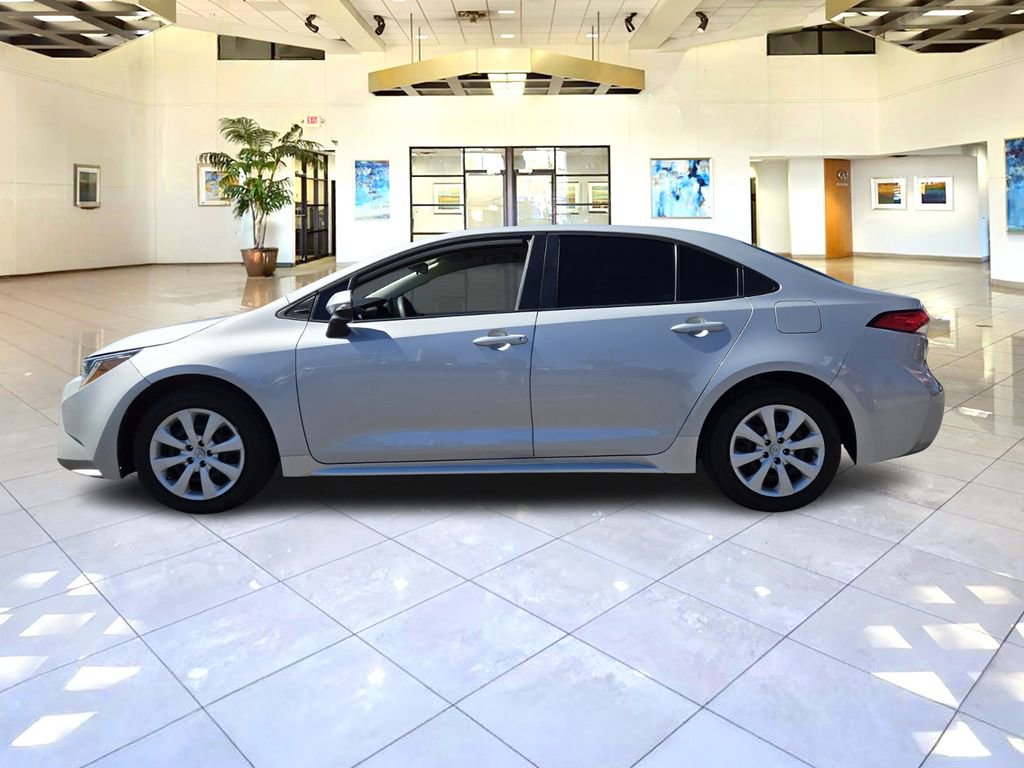 Used 2022 Toyota Corolla LE FWD image 4