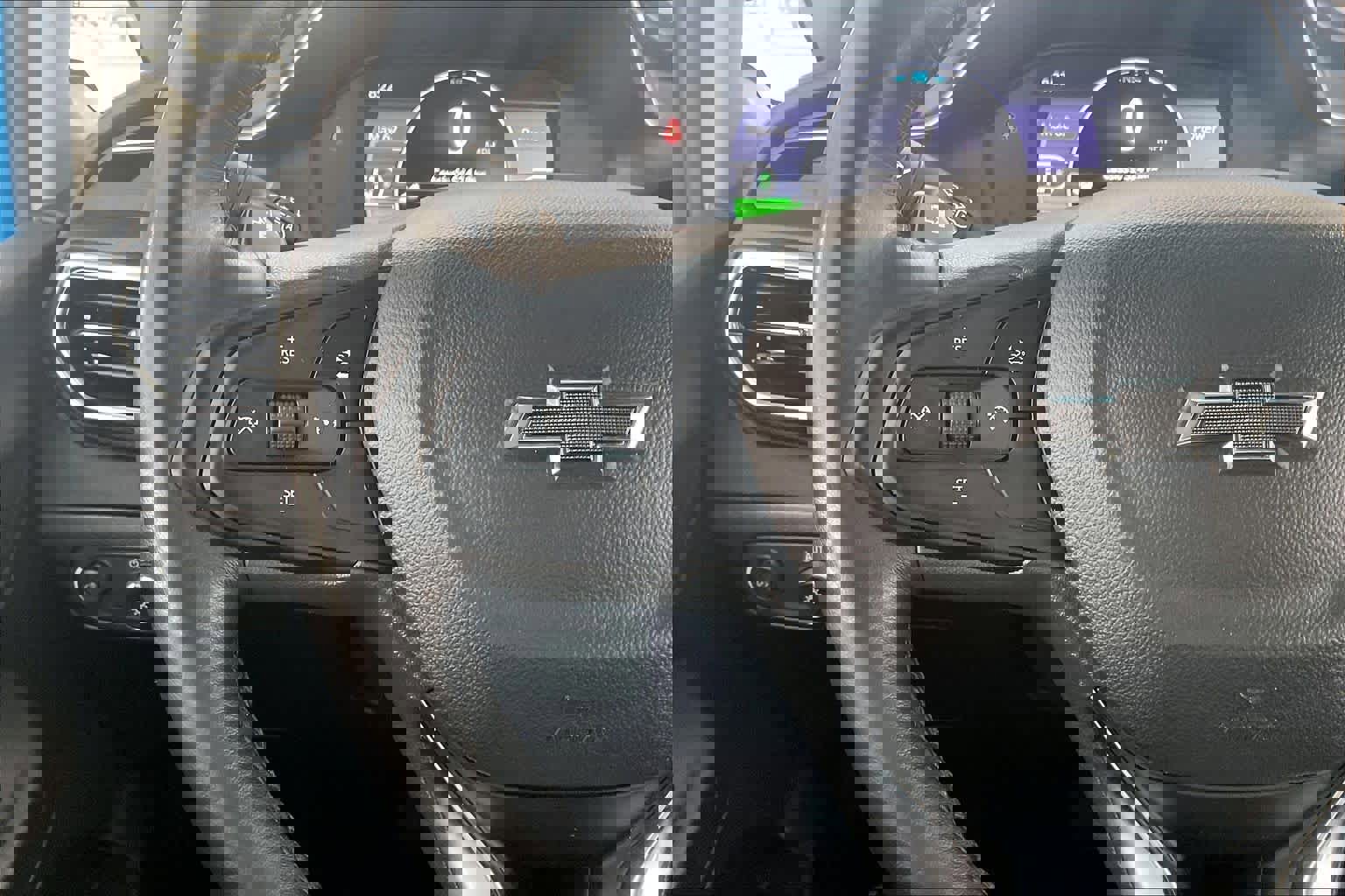 Used 2023 Chevrolet Bolt LT w/ Infotainment Package image 23