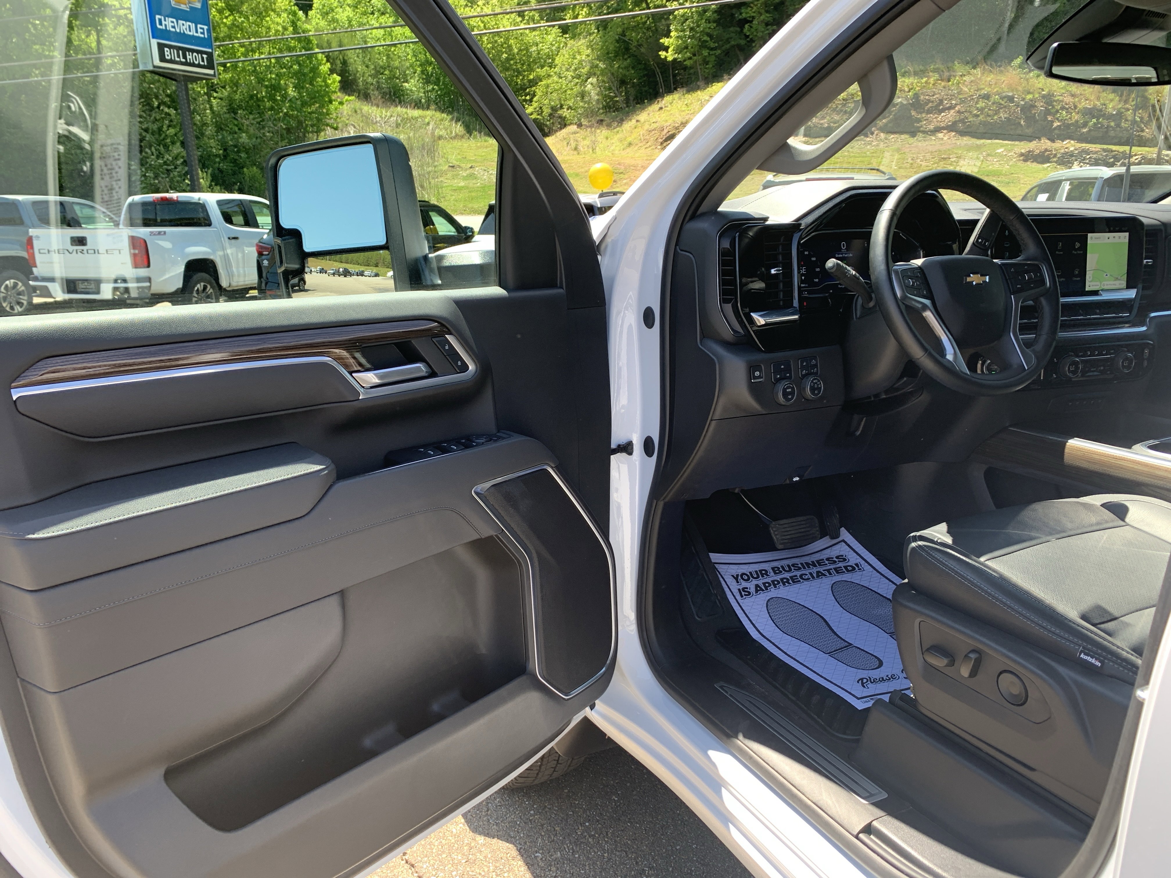 Used 2025 Chevrolet Silverado 3500 LT w/ Convenience Package AWD/4WD image 19