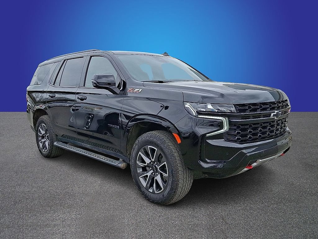Used 2023 Chevrolet Tahoe Z71 w/ Luxury Package AWD/4WD image 3