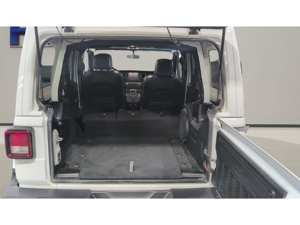 Used 2020 Jeep Wrangler Unlimited Sahara w/ Uconnect 4C Nav & Sound Group AWD/4WD image 9