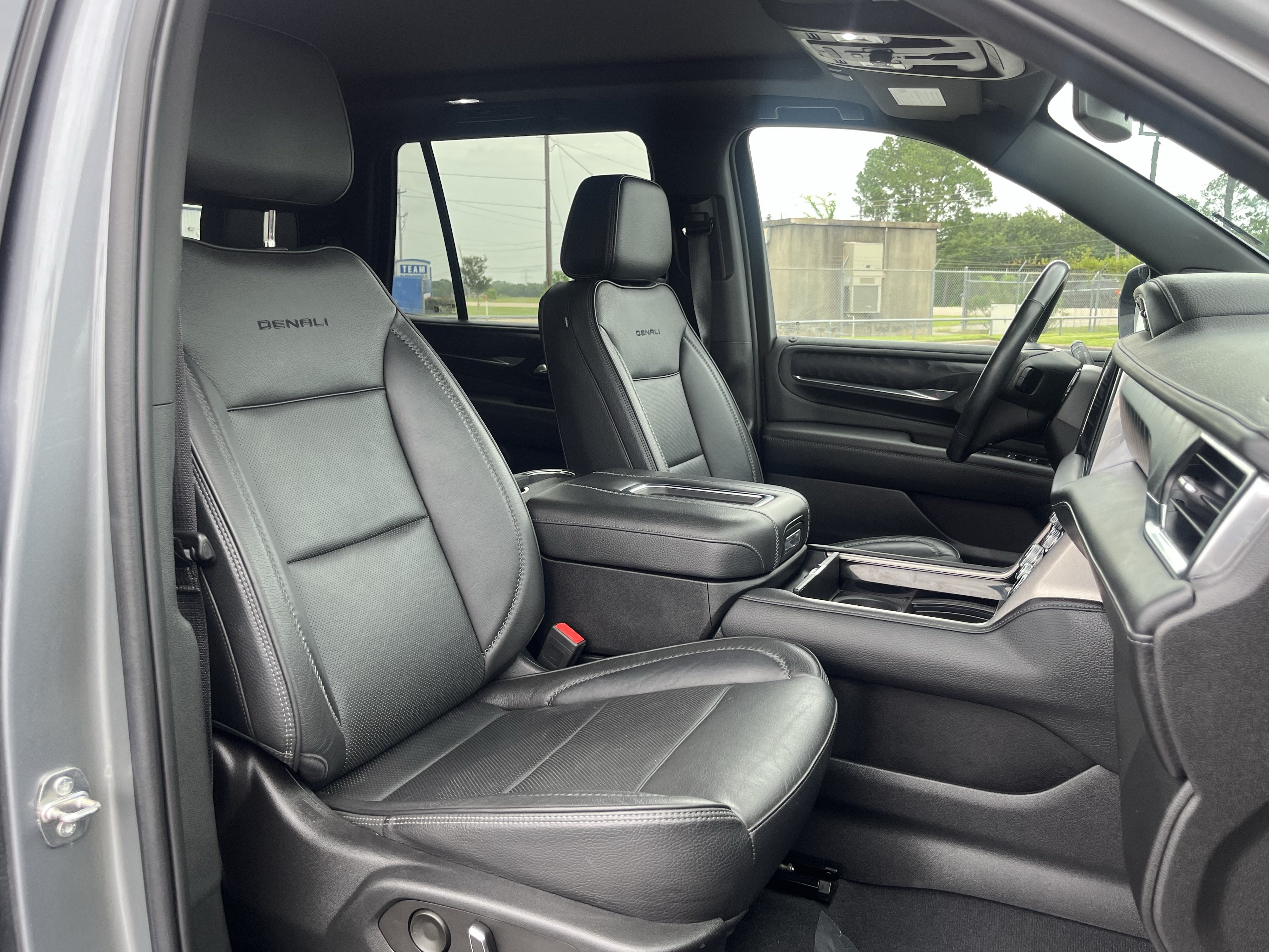Used 2022 GMC Yukon Denali AWD/4WD image 31