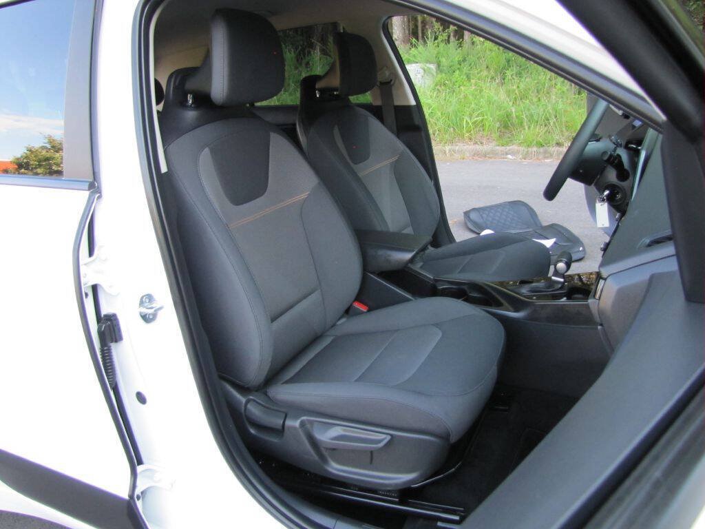 Used 2024 Kia Niro LX FWD image 18