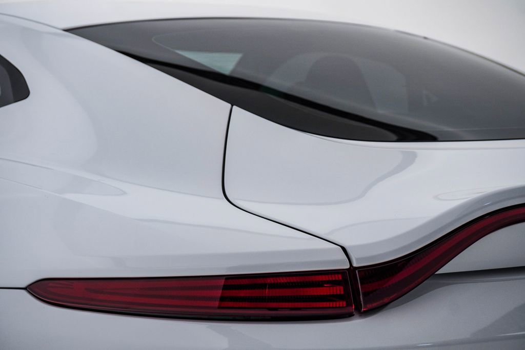 Used 2020 Aston Martin V8 Vantage Coupe image 13