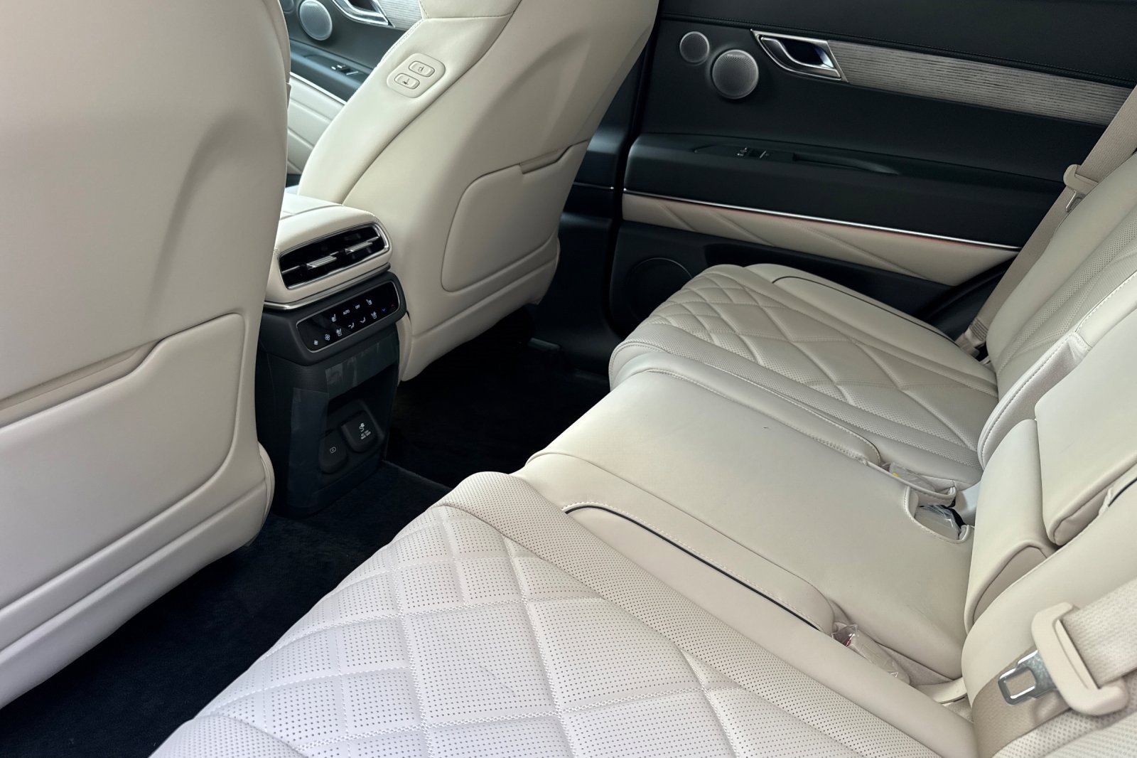 New 2026 Genesis GV80 3.5T Prestige image 12