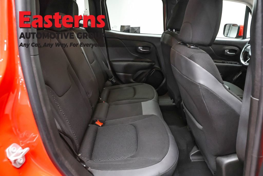 Used 2018 Jeep Renegade Altitude AWD/4WD image 24