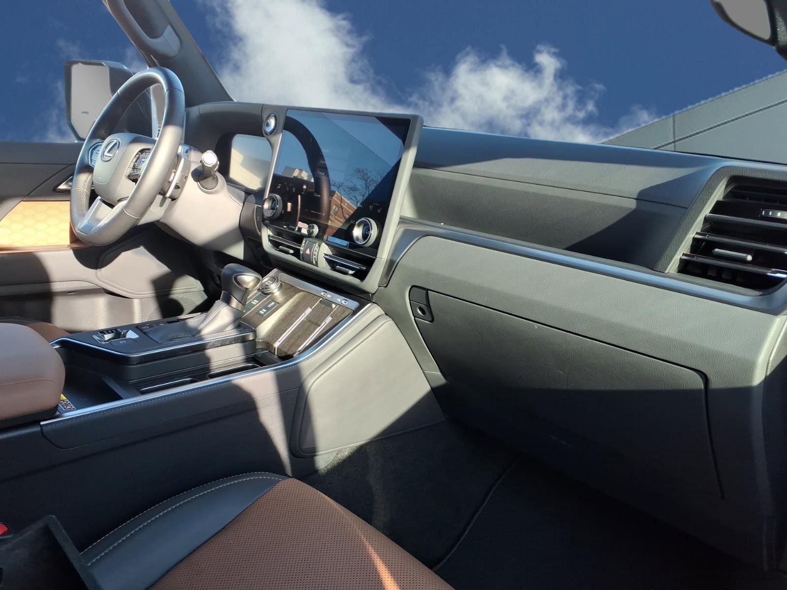 Certified 2024 Lexus GX 550 w/ Cold Area Package image 1