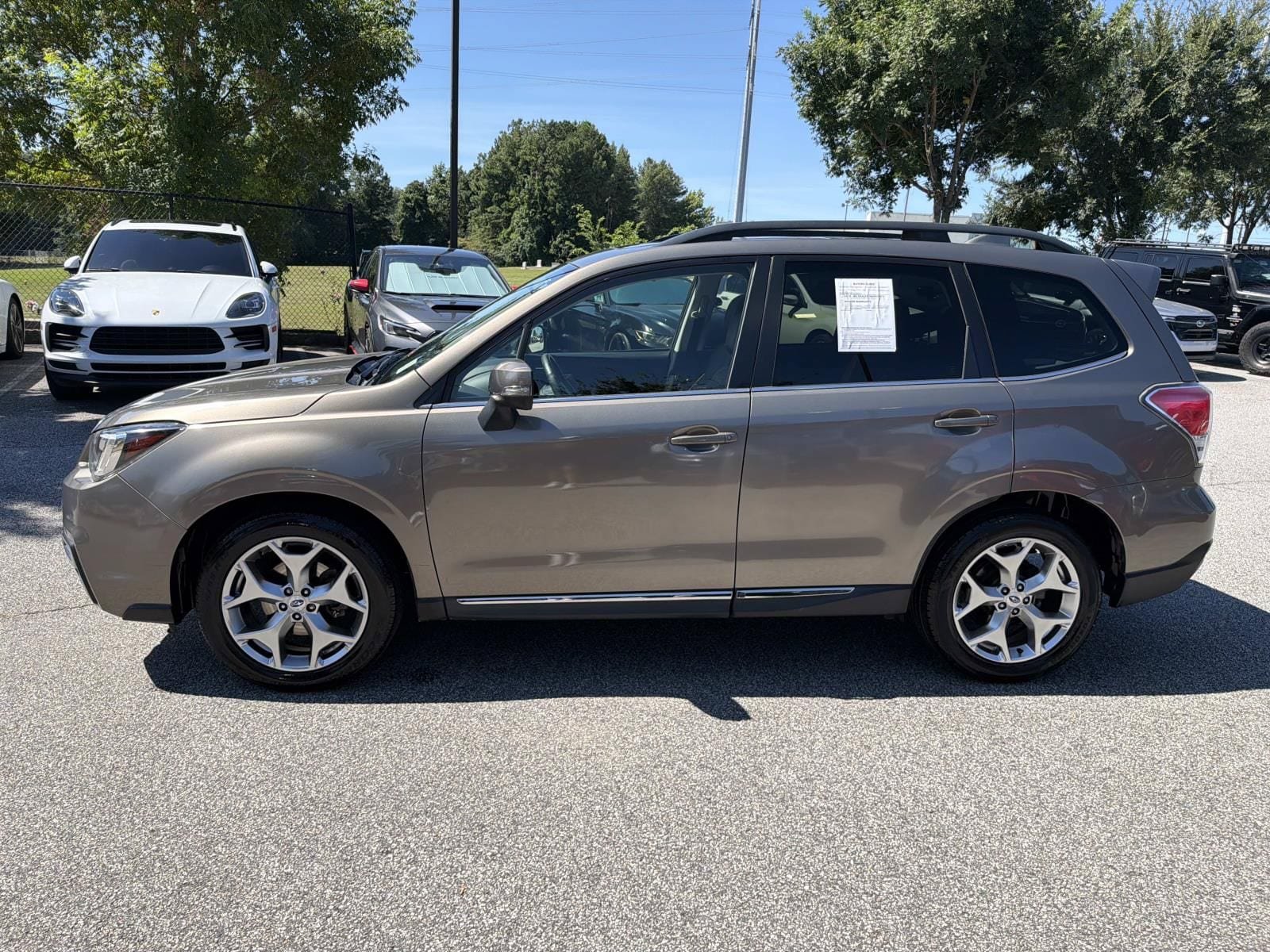 Used 2017 Subaru Forester 2.5i Touring AWD/4WD image 4