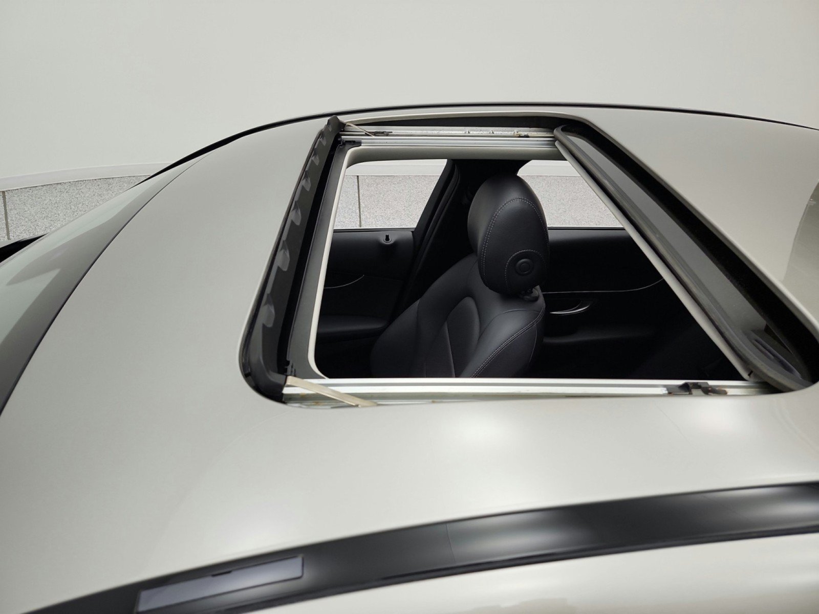 Used 2020 Mercedes-Benz C 300 Sedan image 16