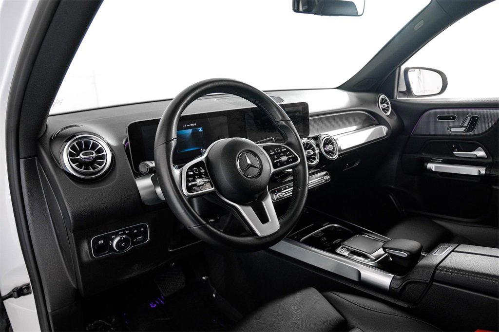 Used 2020 Mercedes-Benz GLB 250 w/ Premium Package image 3