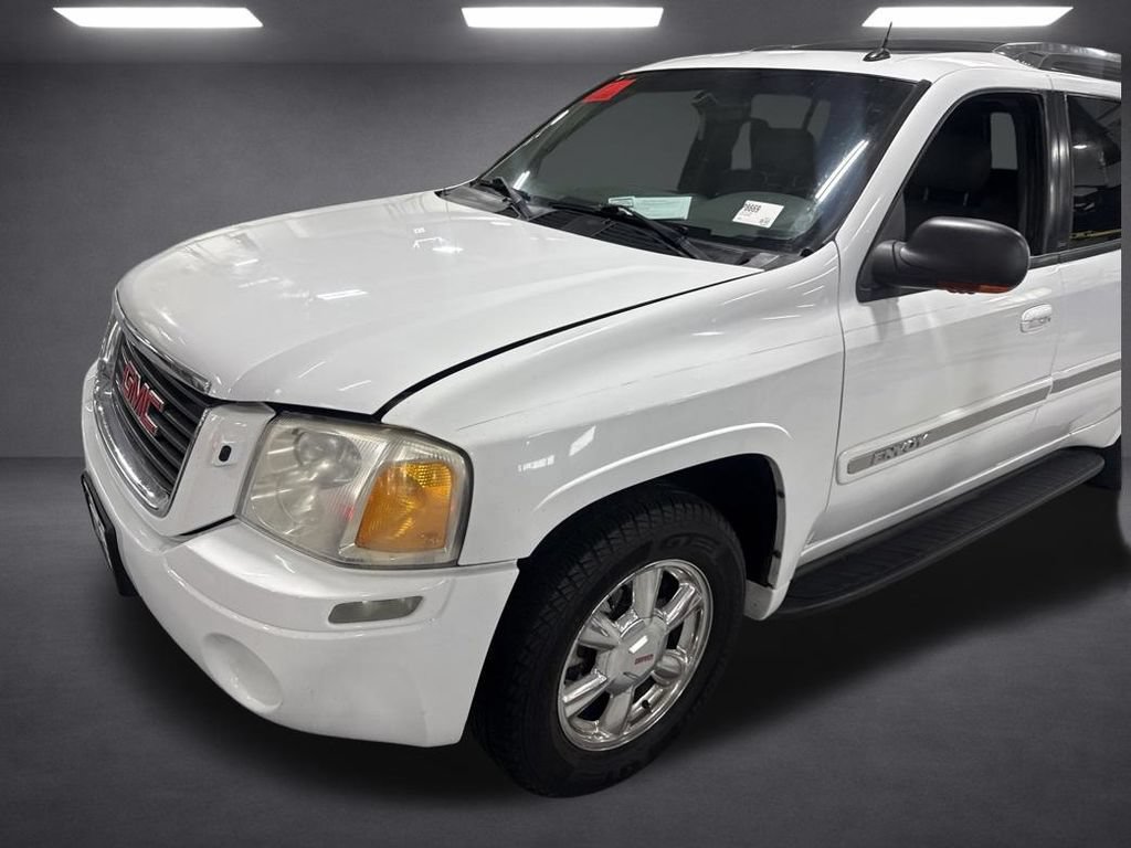 Used 2004 GMC Envoy XUV SLT RWD image 2