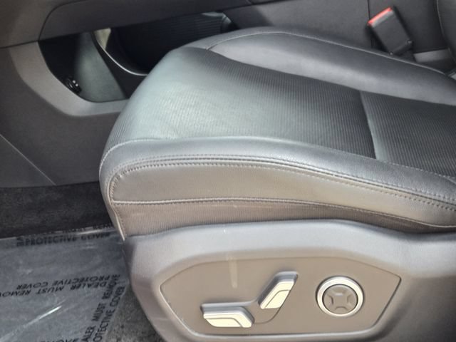 Certified 2025 Hyundai Santa Fe Limited AWD/4WD image 23