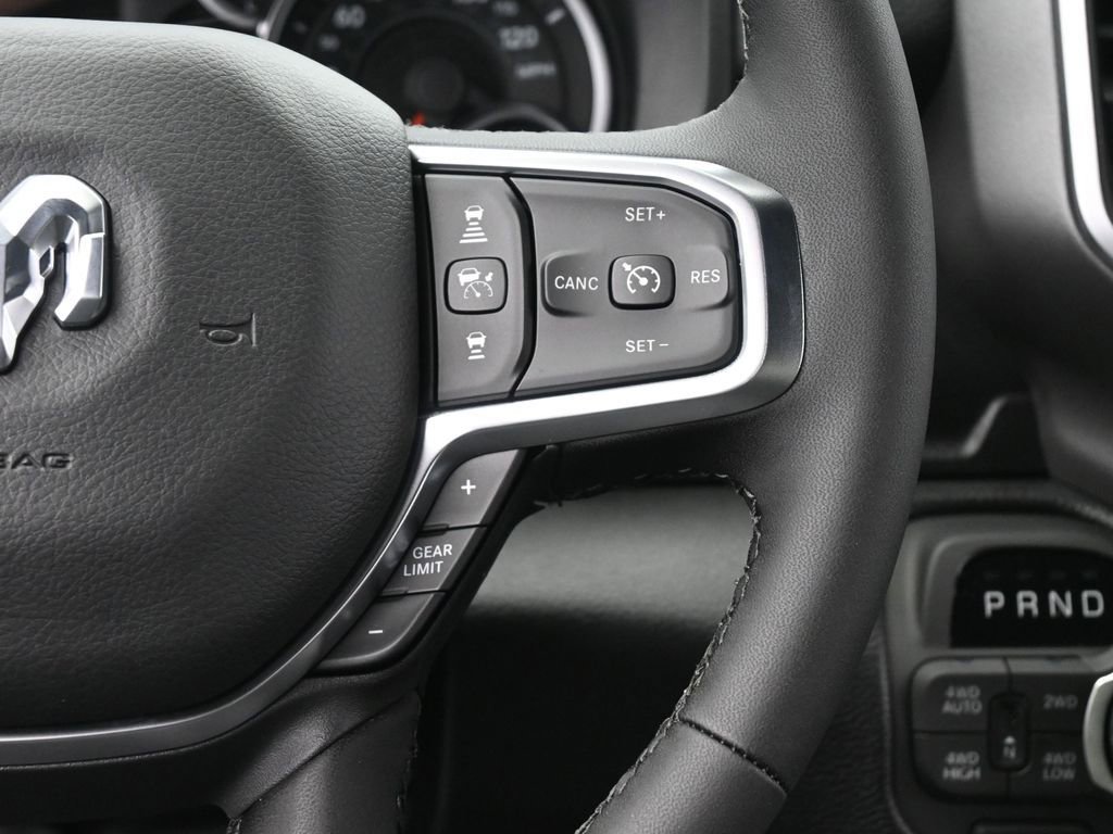 New 2026 RAM 1500 4x4 Crew Cab image 32