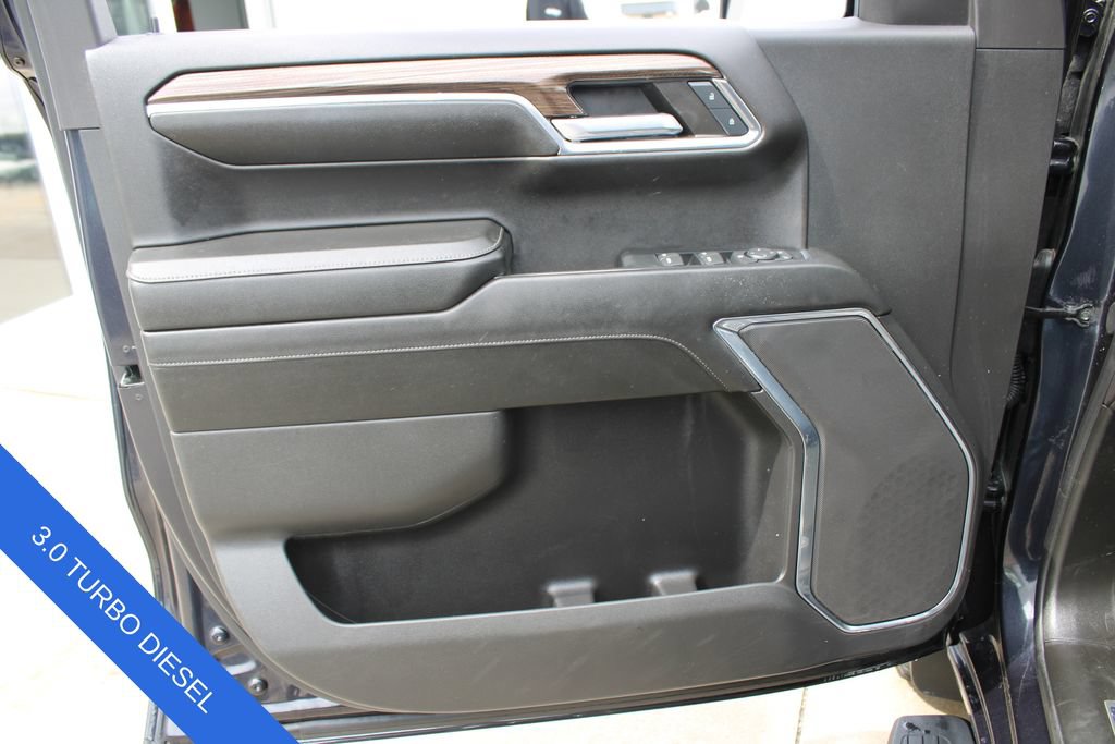 Used 2024 Chevrolet Silverado 1500 LT Trail Boss w/ Protection Package AWD/4WD image 9