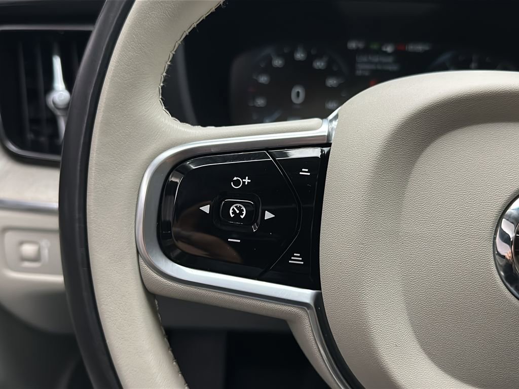 Used 2018 Volvo XC60 T6 Inscription w/ Convenience Package AWD/4WD image 25