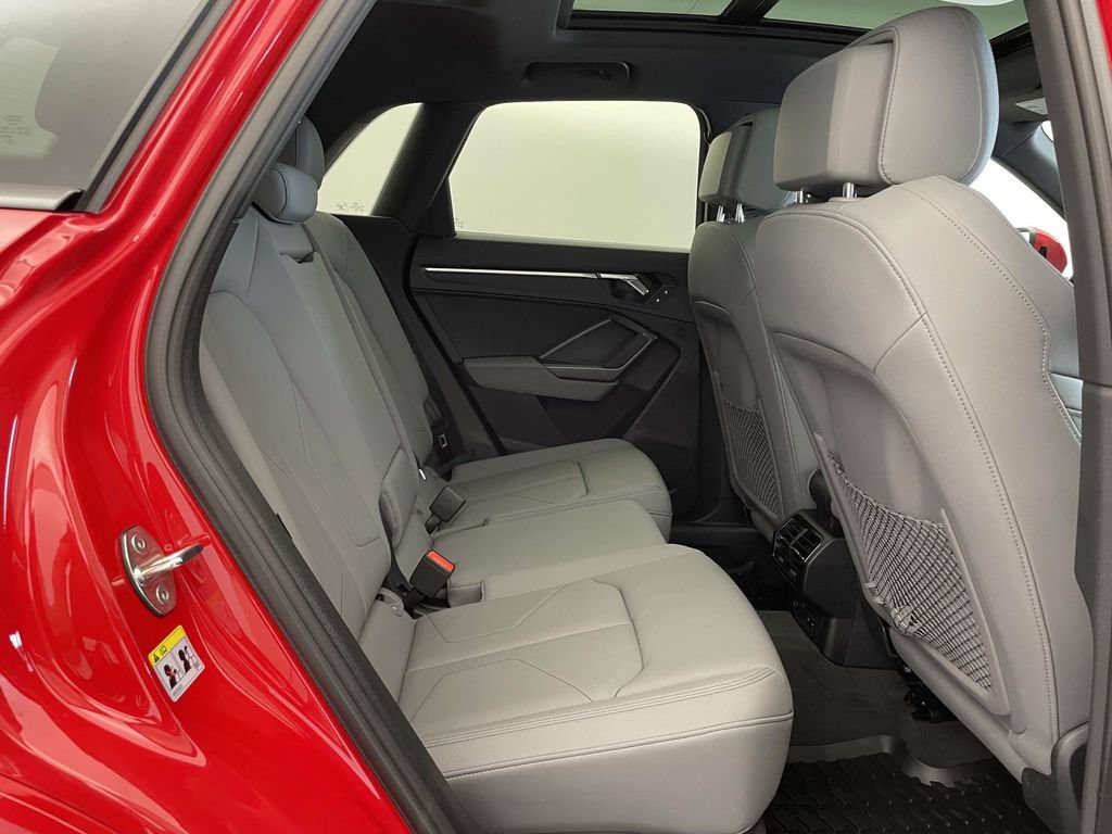 Certified 2025 Audi Q3 2.0T Premium w/ Convenience Package AWD/4WD image 19