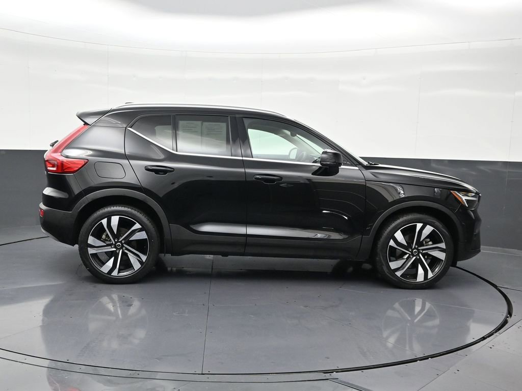 Certified 2023 Volvo XC40 B5 Ultimate w/ Protection Package image 7