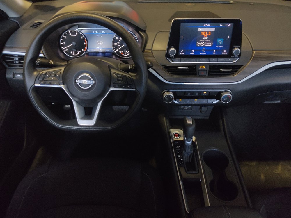Used 2025 Nissan Altima 2.5 SV FWD image 22
