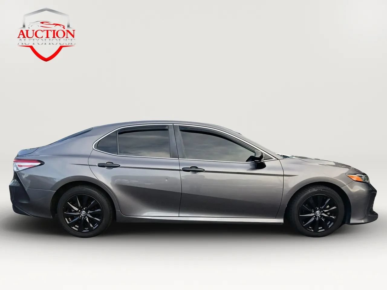 Used 2019 Toyota Camry LE FWD image 4