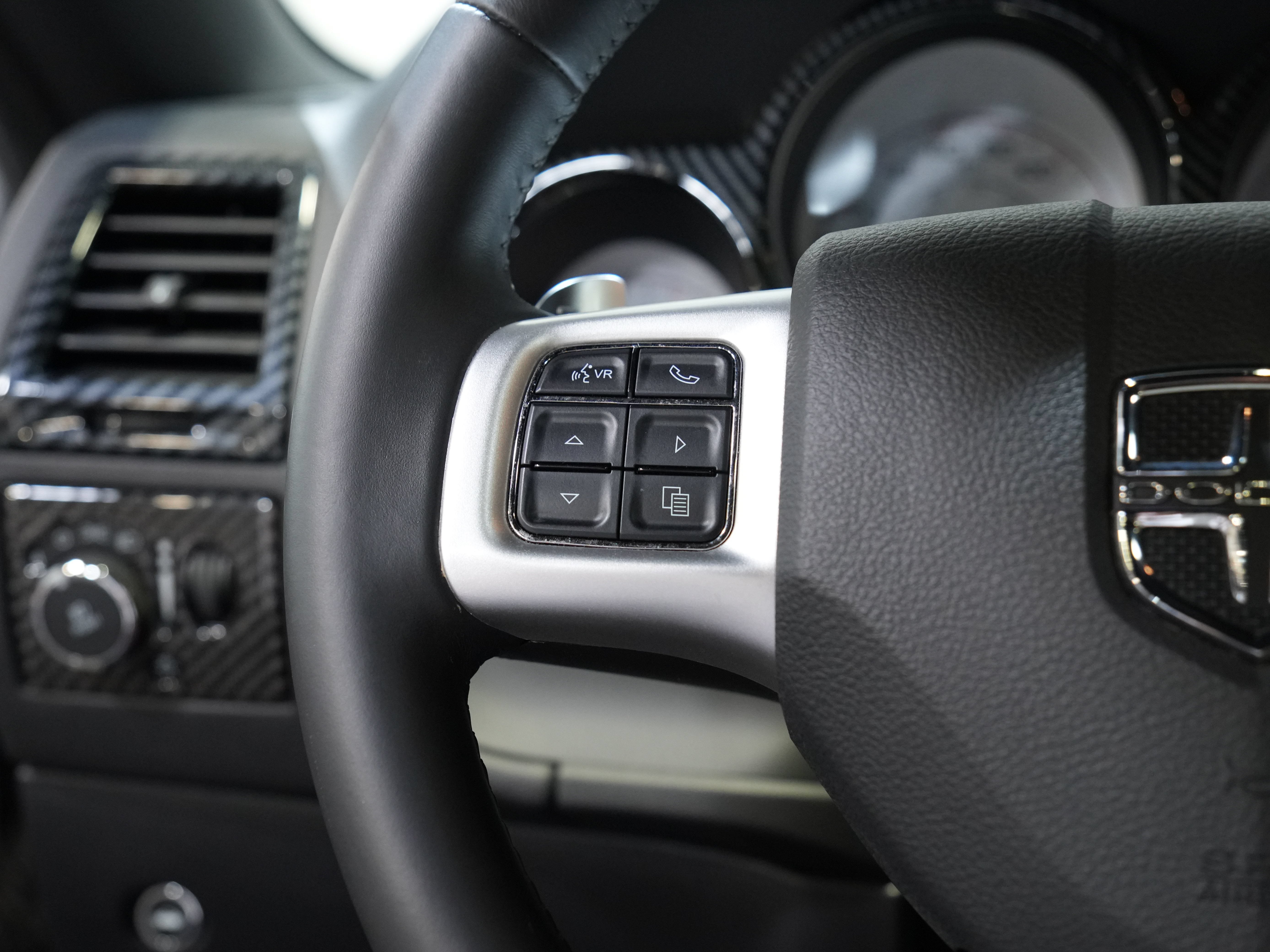Used 2014 Dodge Challenger SXT RWD image 34