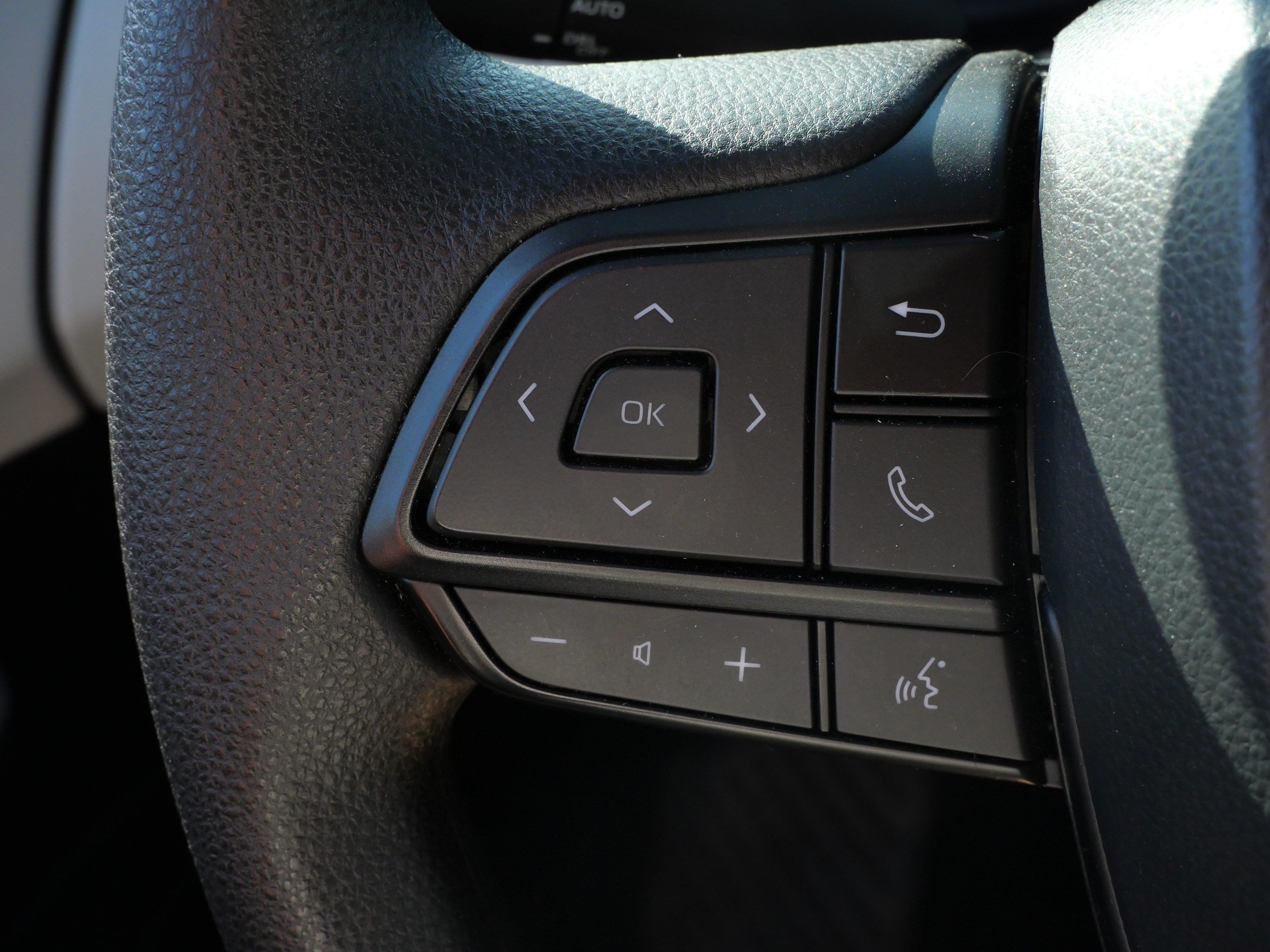 Used 2025 Toyota Sienna LE AWD/4WD image 26