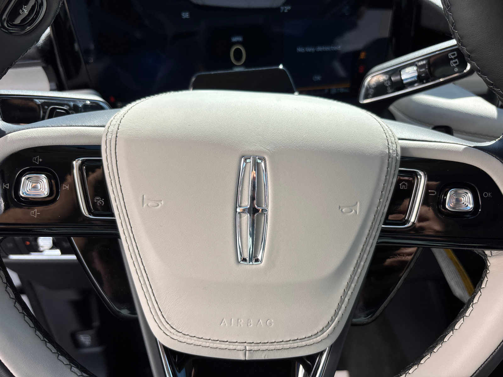 New 2027 Lincoln Aviator Reserve AWD/4WD image 15