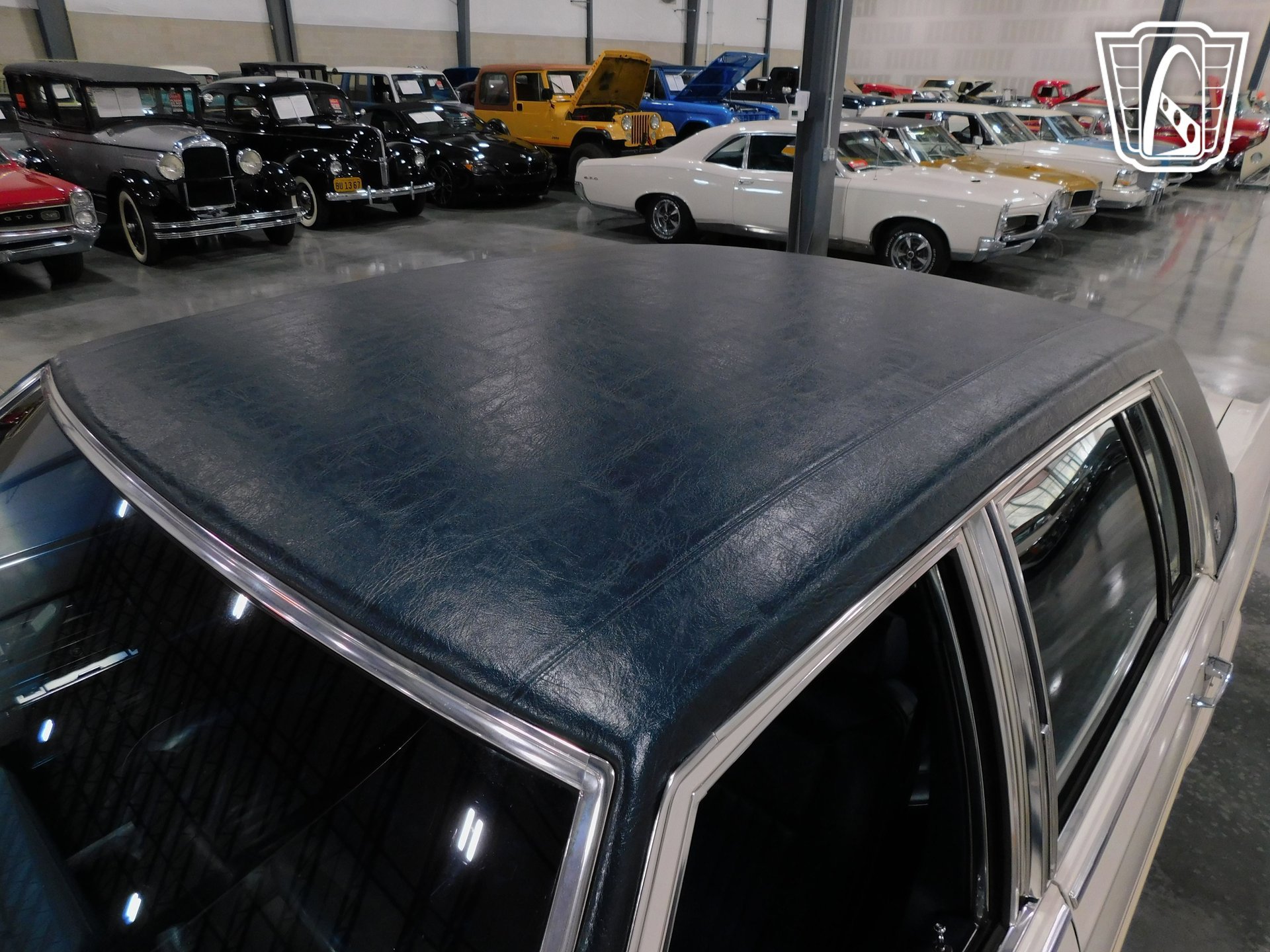 Used 1988 Cadillac Brougham RWD image 30
