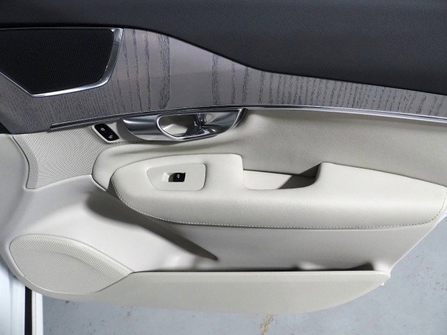 Used 2025 Volvo XC90 T8 Plus w/ Protection Package Premier image 59