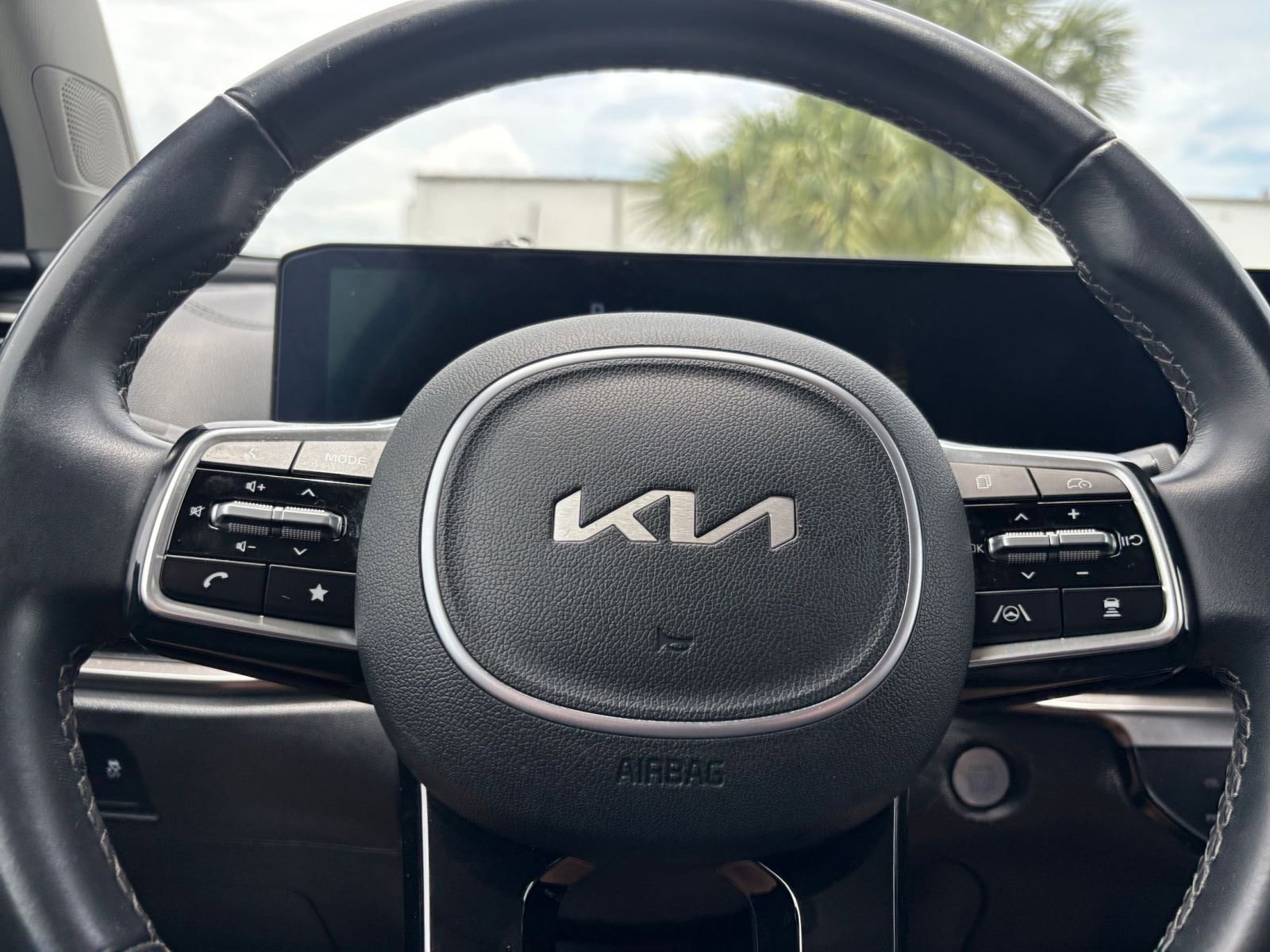 Used 2024 Kia Sorento S FWD image 30