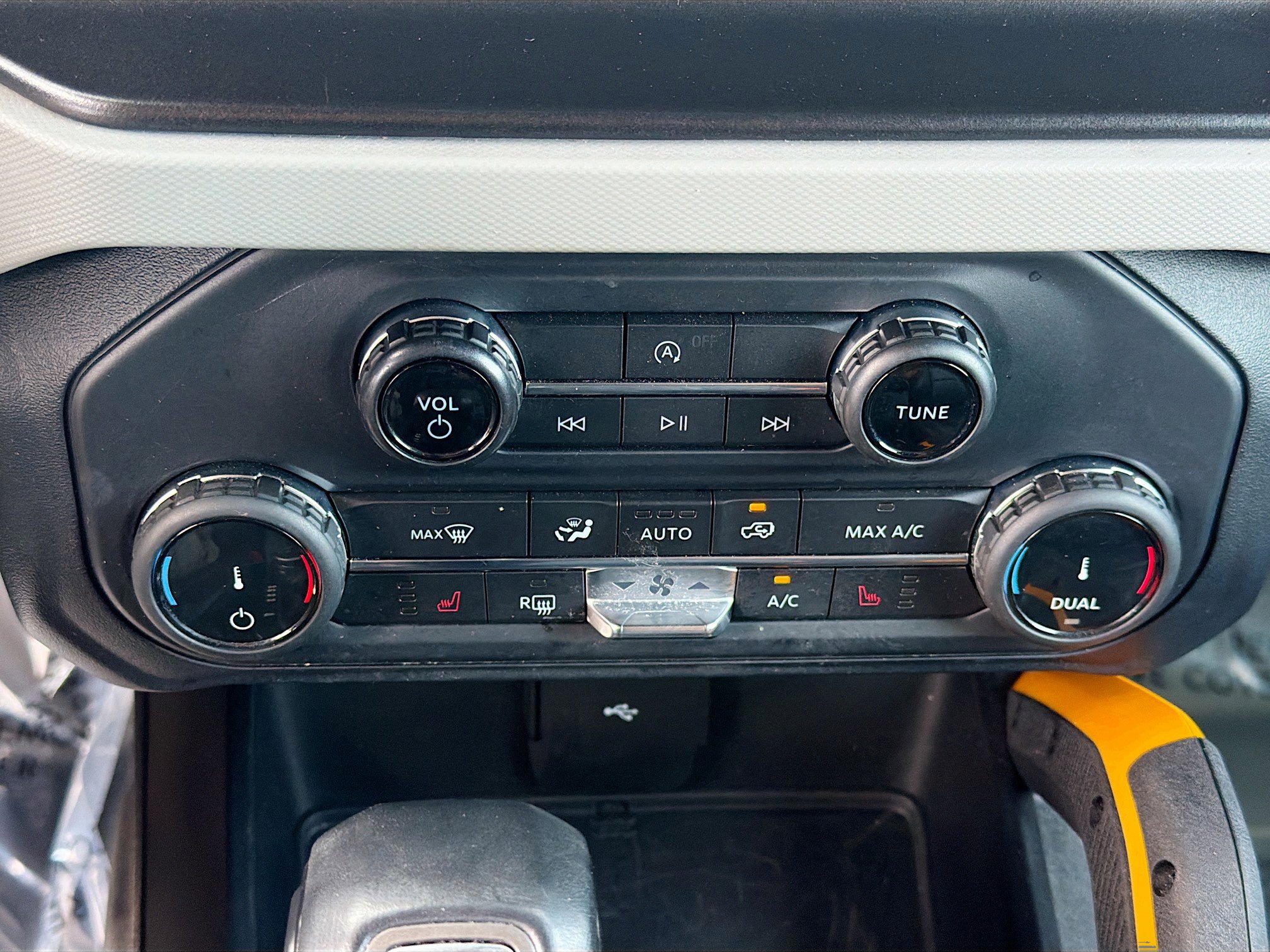 Used 2022 Ford Bronco Badlands image 33