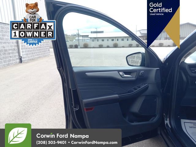 Used 2025 Ford Escape Platinum image 12