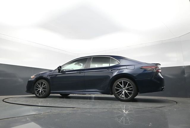 Used 2021 Toyota Camry SE w/ Convenience Package FWD image 24