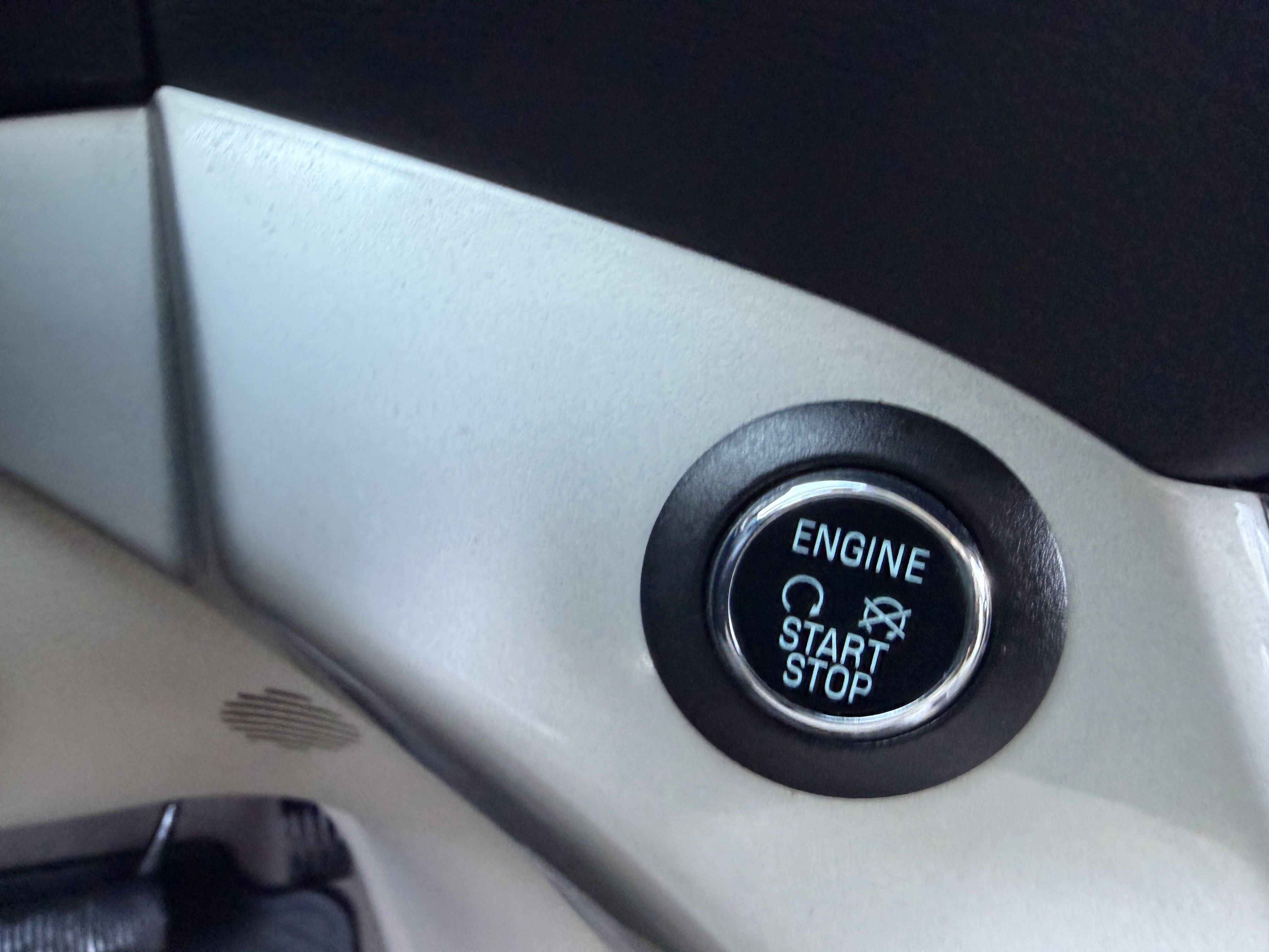 Used 2013 Ford Escape SEL image 34