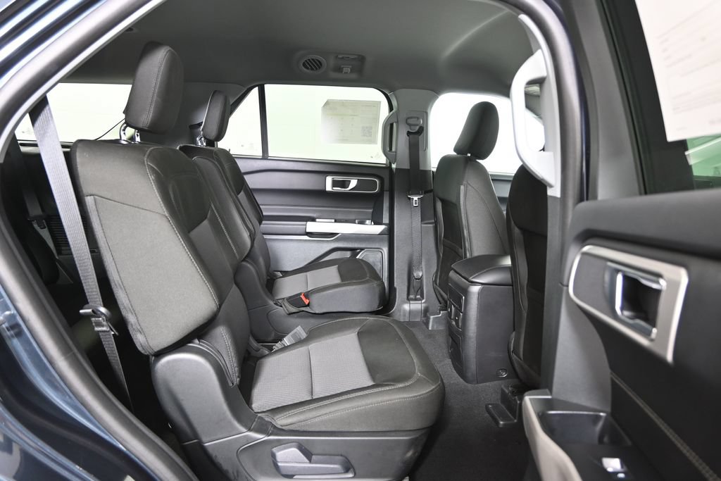 Used 2024 Ford Explorer XLT AWD/4WD image 15
