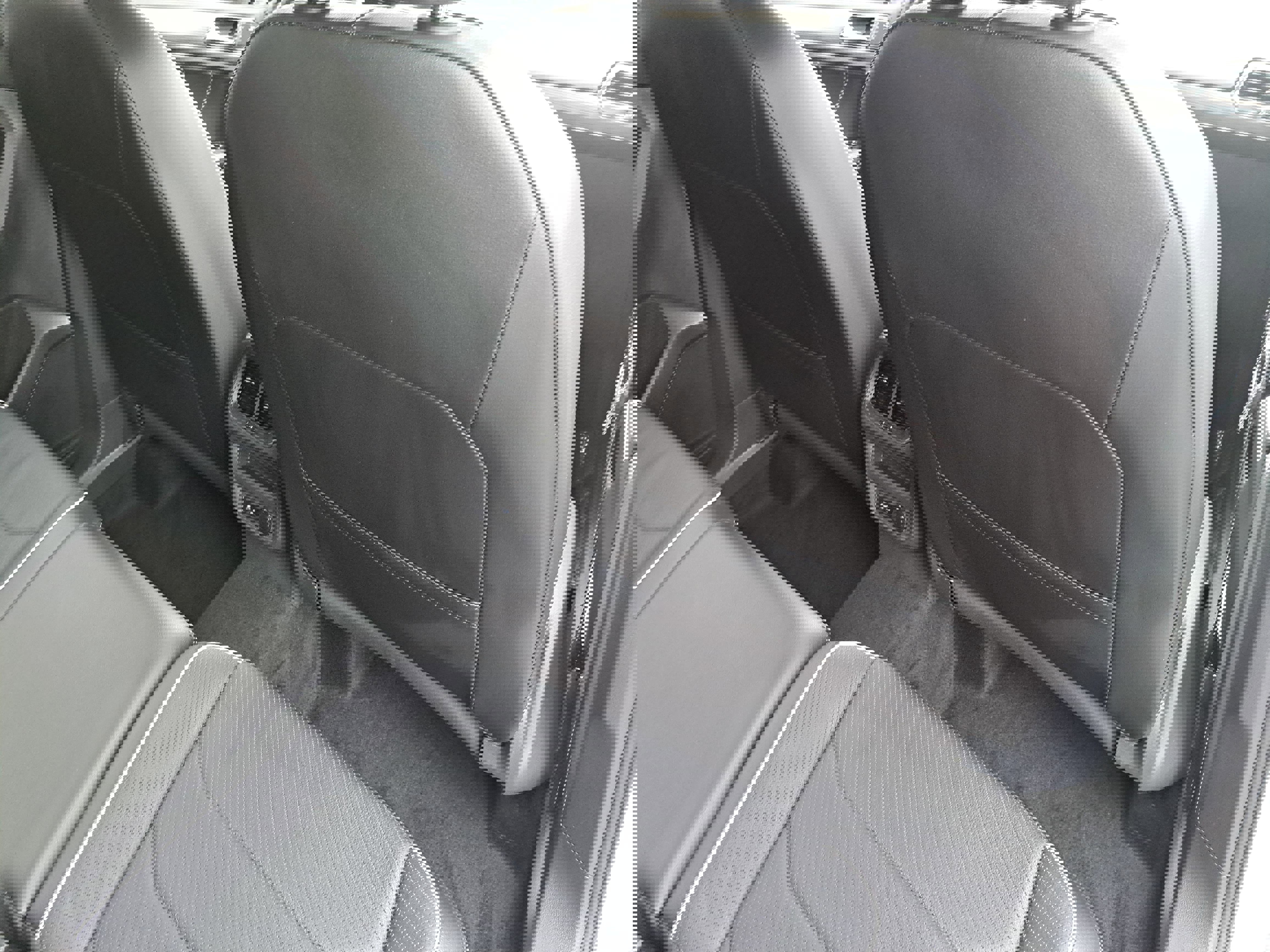 Certified 2024 Volkswagen Tiguan SEL R-Line image 11