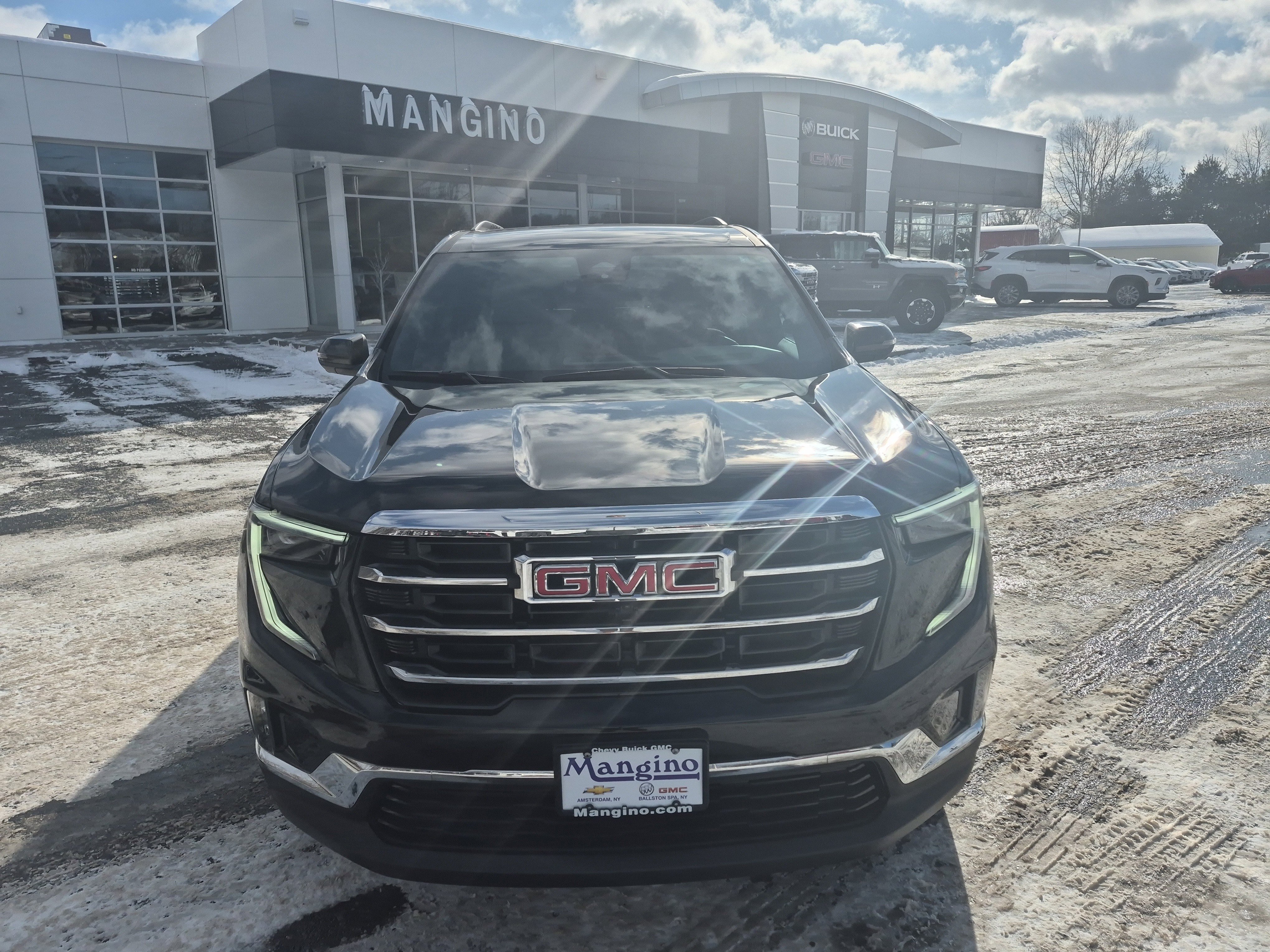 Used 2024 GMC Acadia Elevation image 9