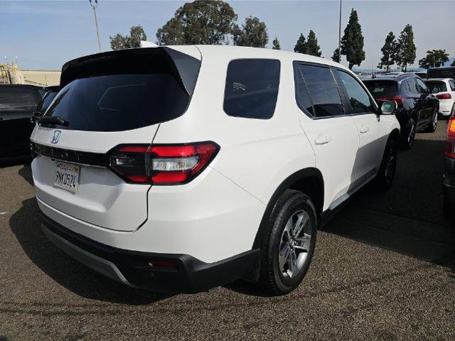 Used 2025 Honda Pilot EX-L image 3