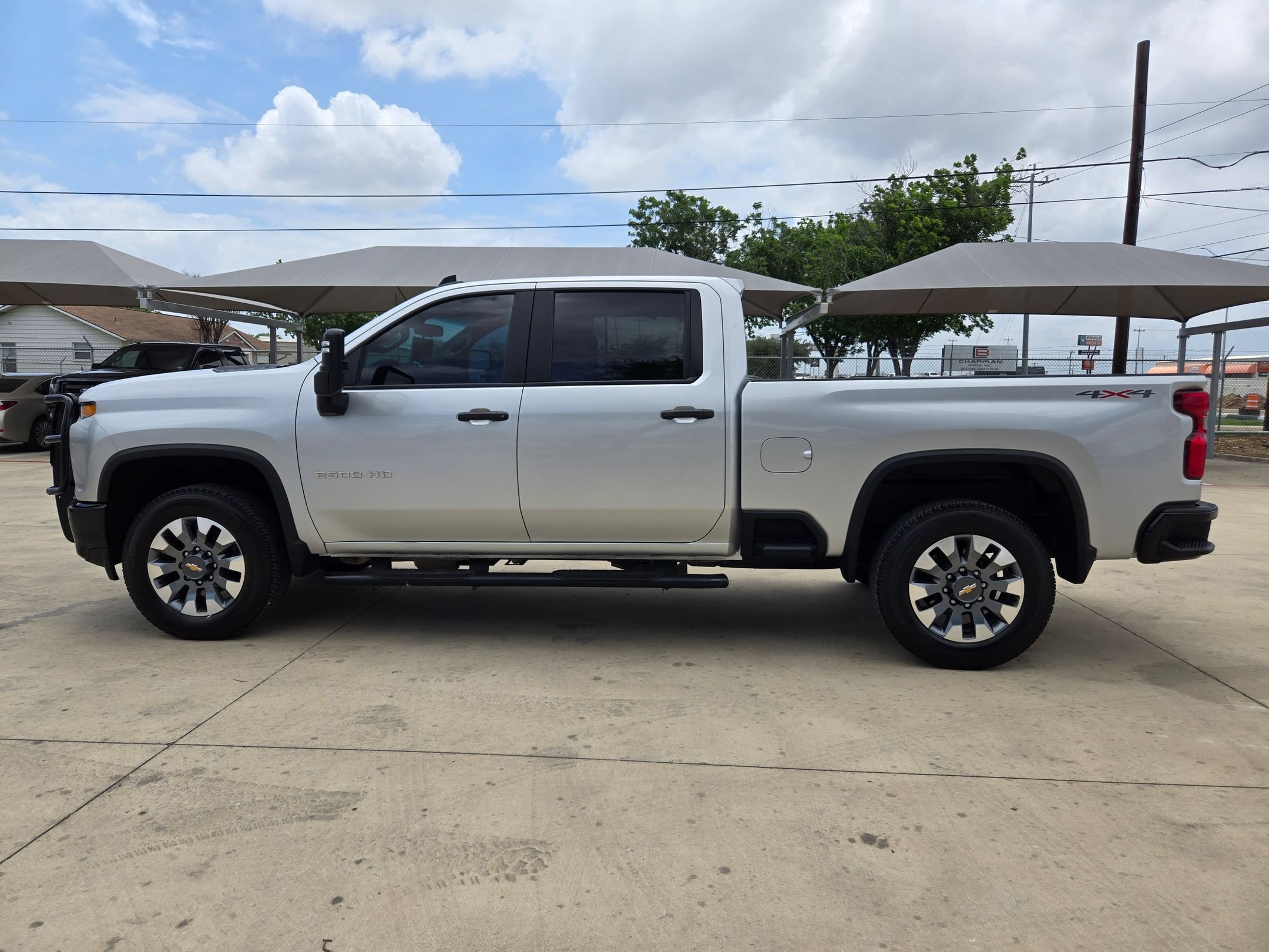 Used 2023 Chevrolet Silverado 2500 Custom w/ Custom Value Package AWD/4WD image 4