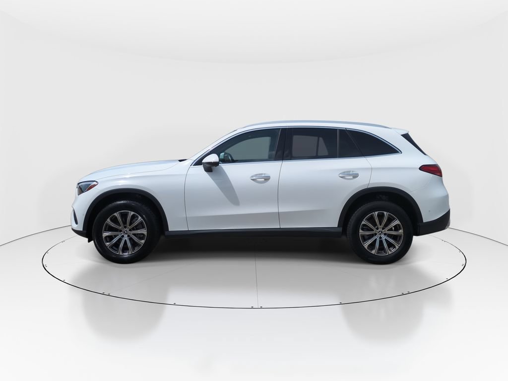Used 2025 Mercedes-Benz GLC 300 4MATIC image 5